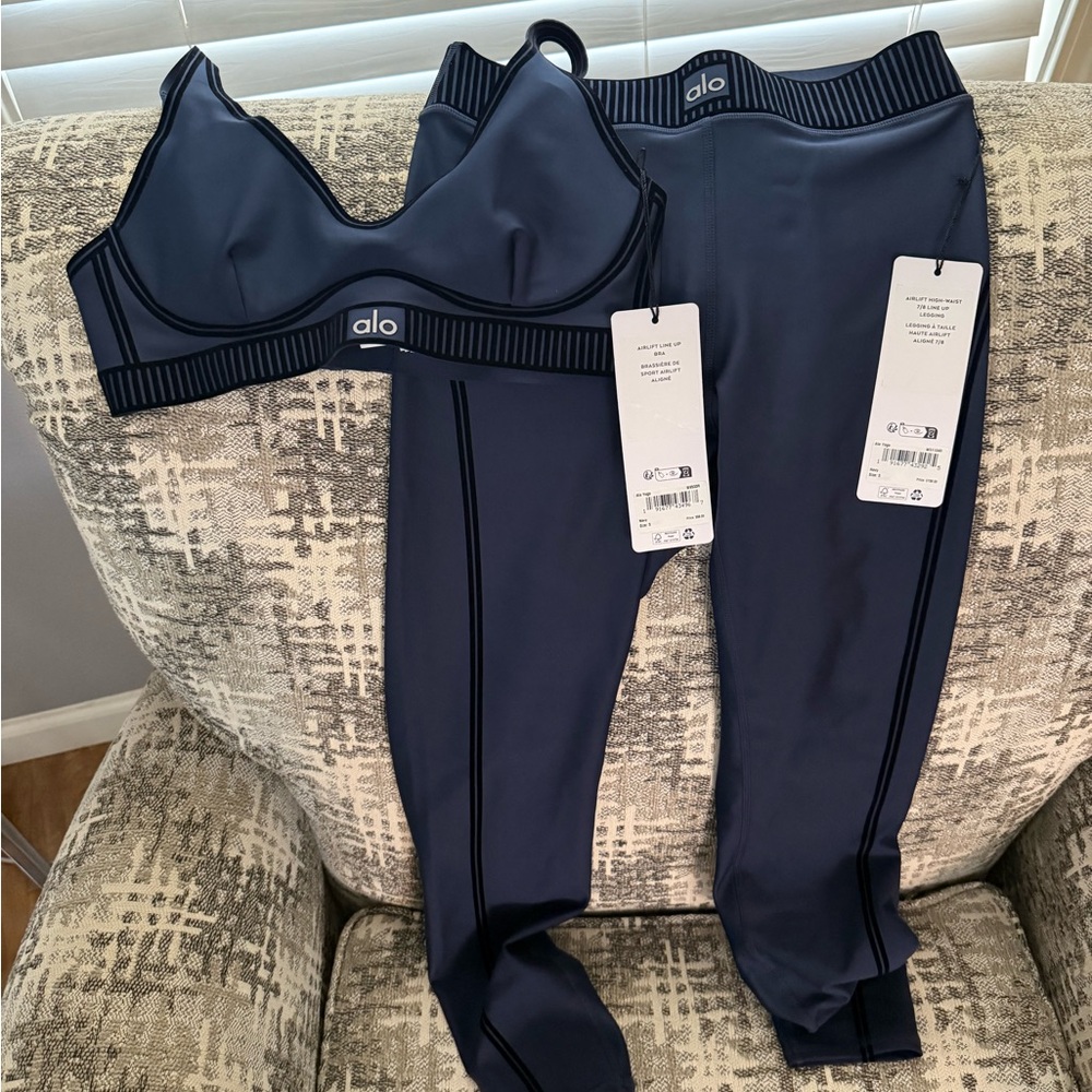 ALO Yoga Midnight Blue Activewear Size Small